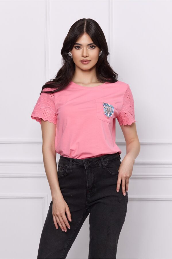Tricou Mara roz cu paiete pe buzunar si maneci din ghipura