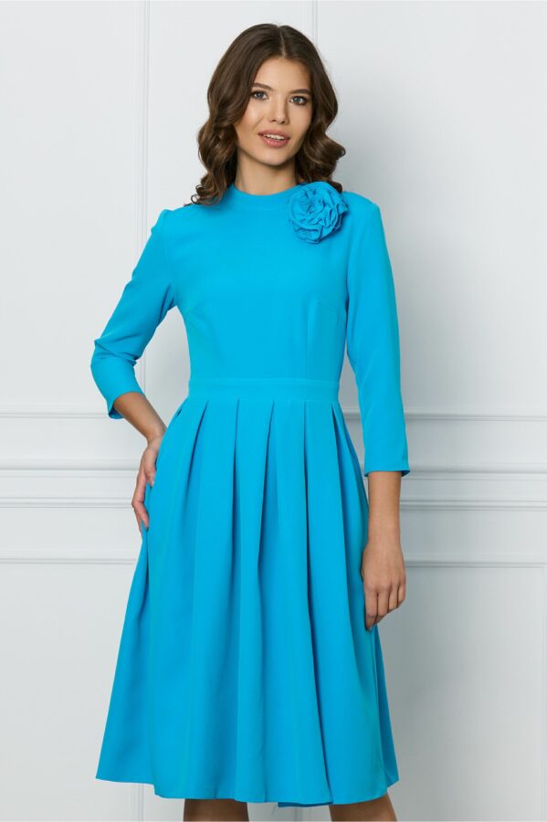 Rochie DY Fashion albastra clos cu trandafir la bust