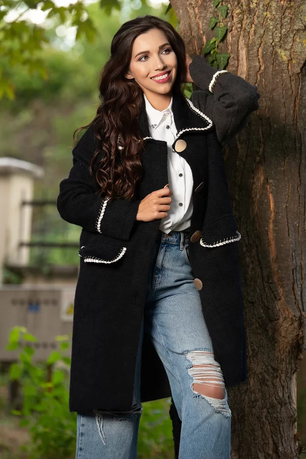 Pardesiu subtire negru lung cu impletituri si insertii aurii