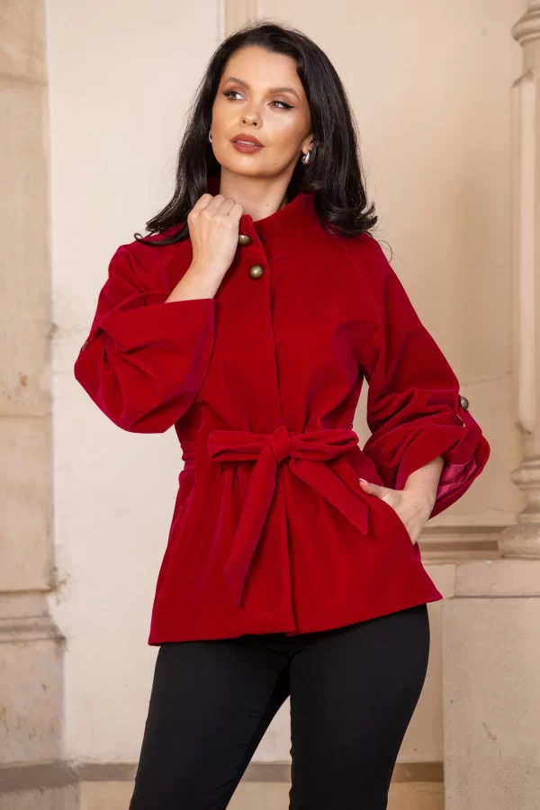 Jacheta din catifea bordo cu maneca reglabila si guler inalt