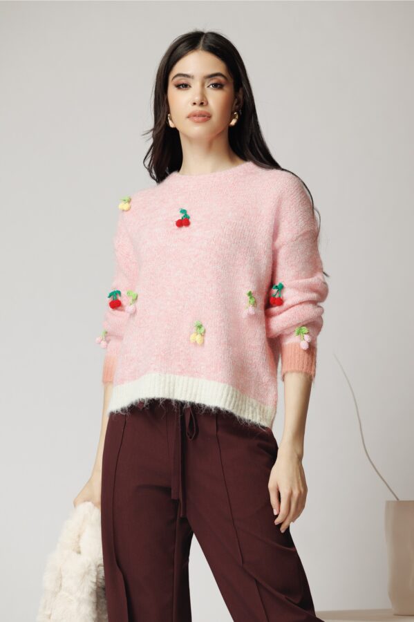 Bluza casual din tricot roz cu cirese crosetate