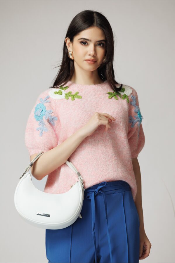 Bluza casual din tricot roz cu maneci scurte si broderie florala