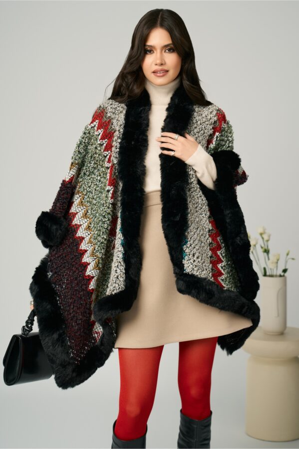 Capa eleganta din tricot colorata cu blanita neagra