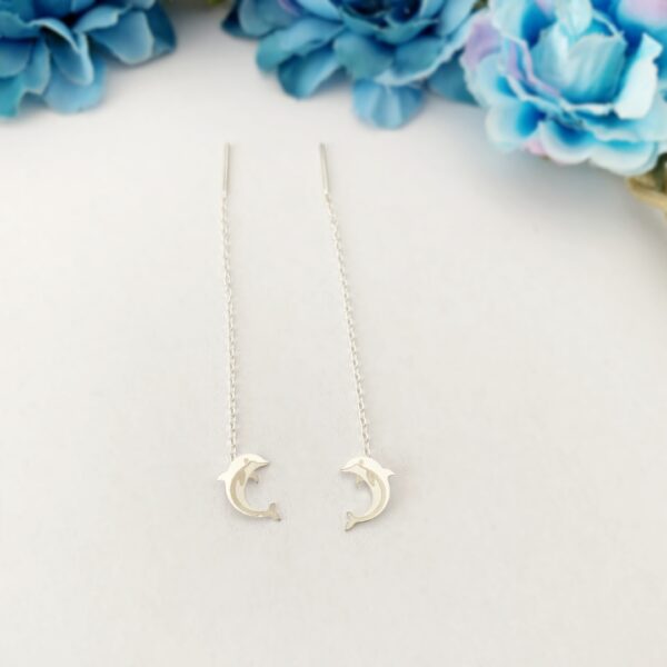 Cercei lungi cu model delfini si lant – din argint 925