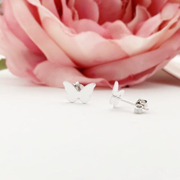 Cercei din aur alb 14k cu fluturas – finisaj lucios – dama