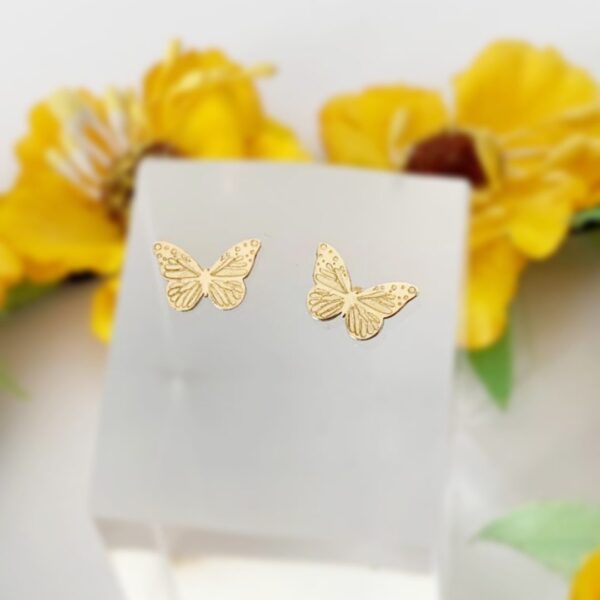 Cercei din aur 14K cu fluturas – model gravat – dama