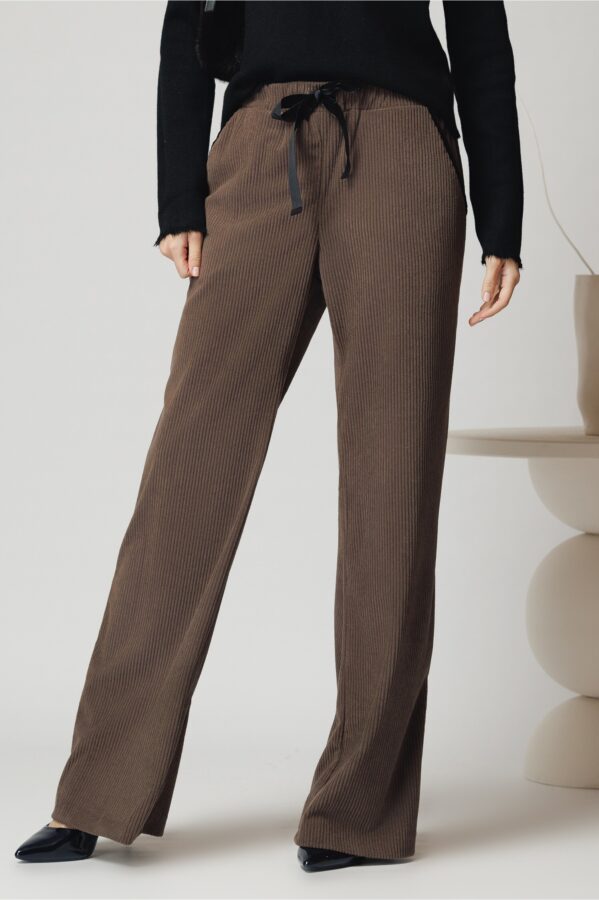 Pantaloni DY Fashion smart-casual din velur maro