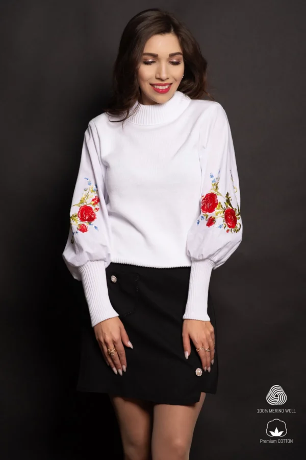 Pulover dama din bumbac alb cu maneci brodate cu trandafiri rosii