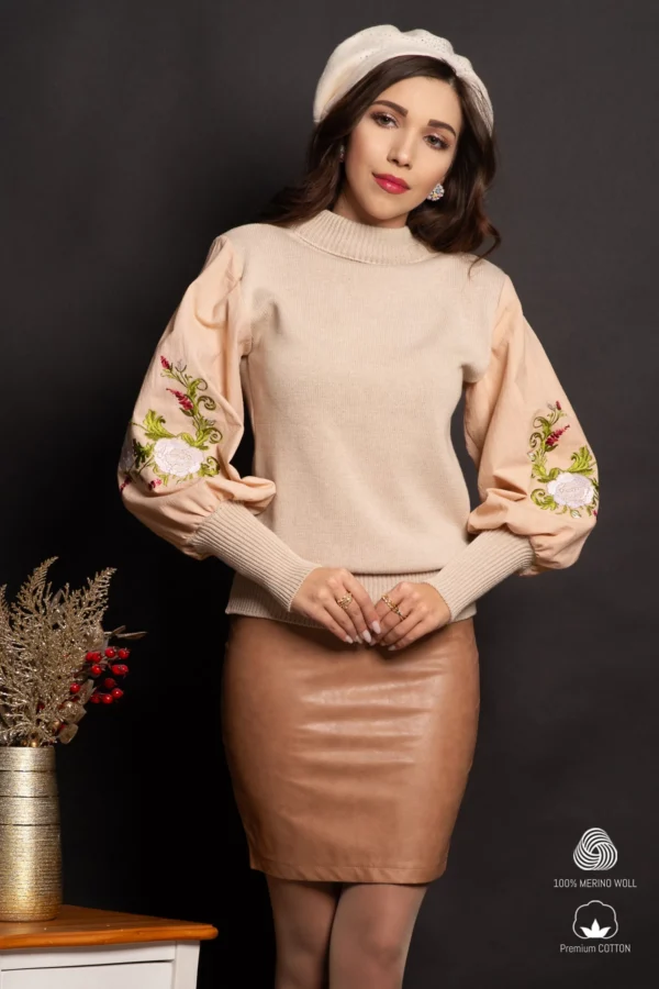 Pulover dama traditional din bumbac bej cu flori rosii brodate