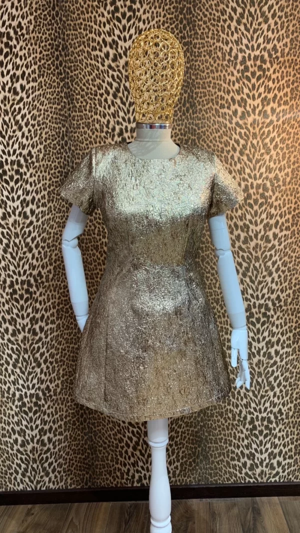 Rochie eleganta din brocard cu croi cambrat