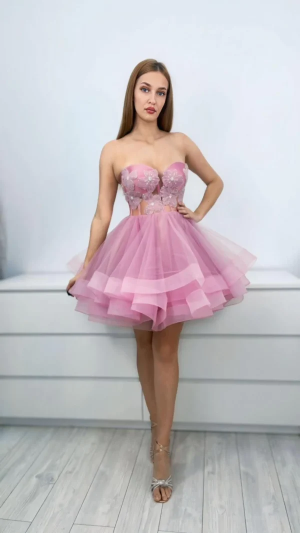 Rochie lila scurta clos cu broderie pretioasa si perle