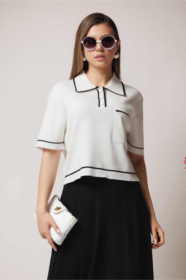 Bluza casual alba din tricot cu buzunar si nasturi