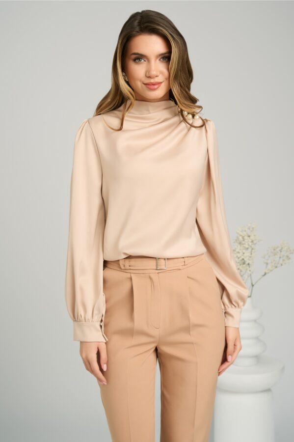 Bluza eleganta din satin bej cu perle si pliuri pe umar