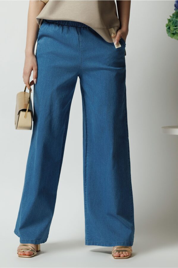 Pantaloni casual din denim albastri evazati cu elastic in talie