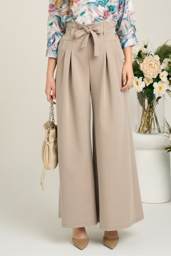 Pantaloni office din viscoza bej cu pliuri si cordon in talie
