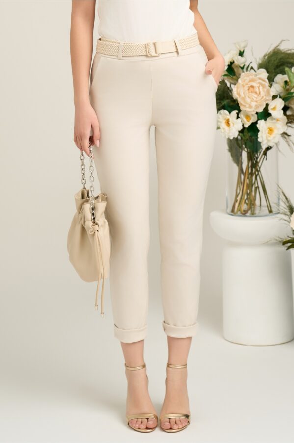 Pantaloni office din viscoza ivory cu buzunare si curea impletita