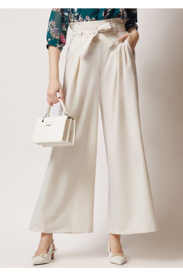 Pantaloni office din viscoza ivory cu pliuri si cordon in talie