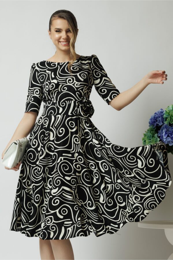 Rochie de zi din voal neagra cu imprimeuri si floare in talie