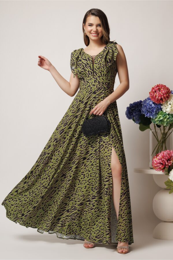Rochie eleganta lunga din crep kaki cu imprimeuri negre si volane pe umeri