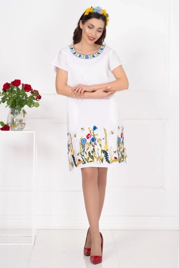 Rochie traditionala alba din in brodata cu flori multicolore