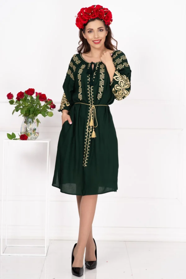 Rochie traditionala din vascoza verde Ecaterina cu broderie bej