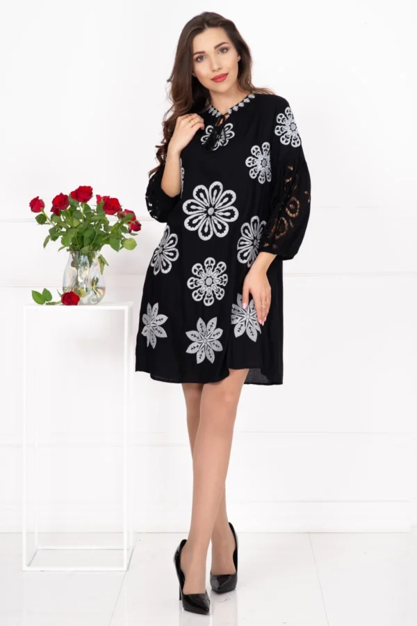 Rochie traditionala neagra Natasha cu flori brodate si maneci perforate