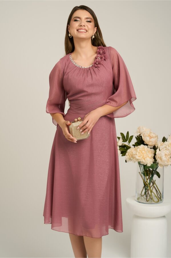 Rochie Viada eleganta din voal roz cu fir lurex cu flori la decolteu