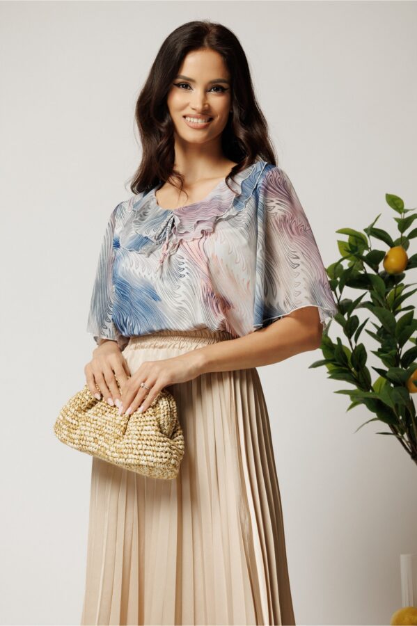 Bluza bleu din viscoza cu imprimeu somon si maneci din voal