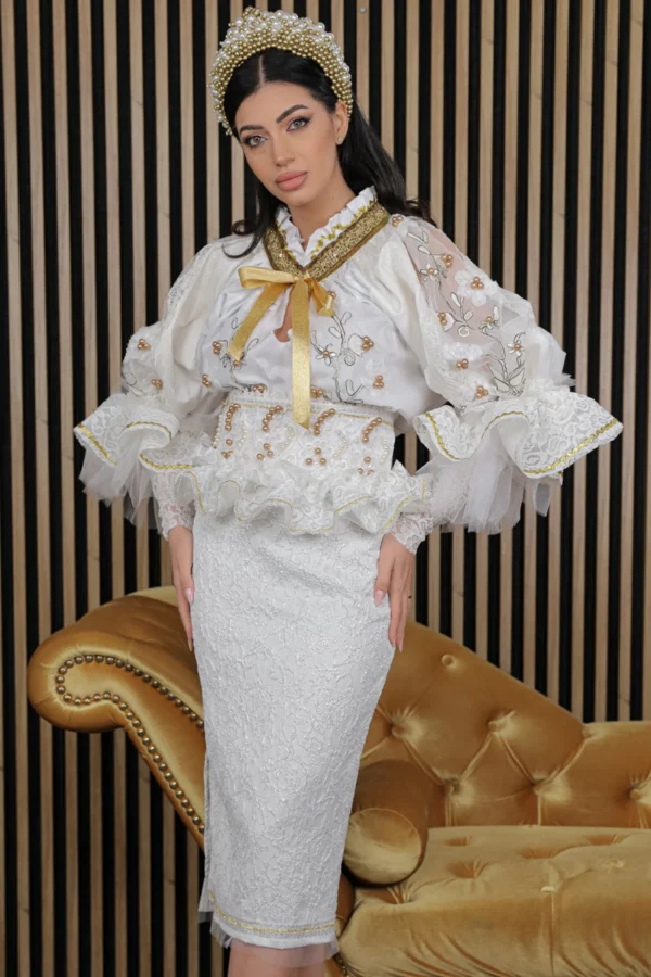 Br?u elegant Rou? de Lumin? cu perle cusute manual