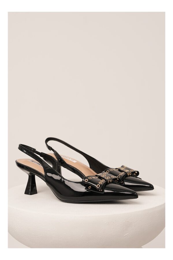 Pantofi negri din piele ecologica lacuita cu funda si capse