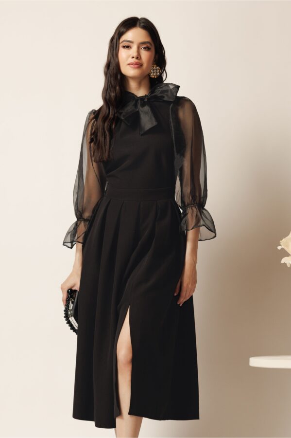 Rochie DY Fashion midi neagra din stofa in clos cu maneci si funda din organza