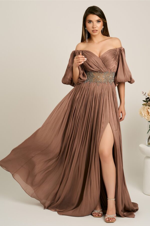 Rochie lunga maro din voal cu strasuri in talie si maneci scurte bufante