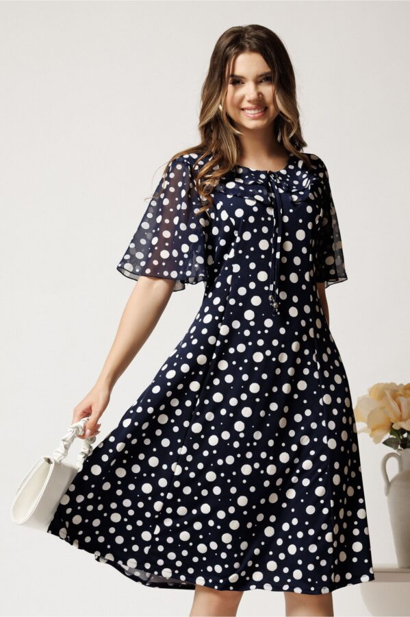 Rochie midi bleumarin din lycra in clini cu buline asimetrice