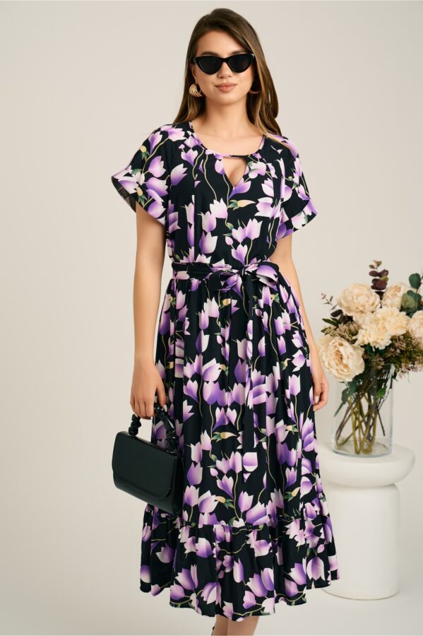 Rochie midi neagra din viscoza in clos cu imprimeu mov si cordon in talie