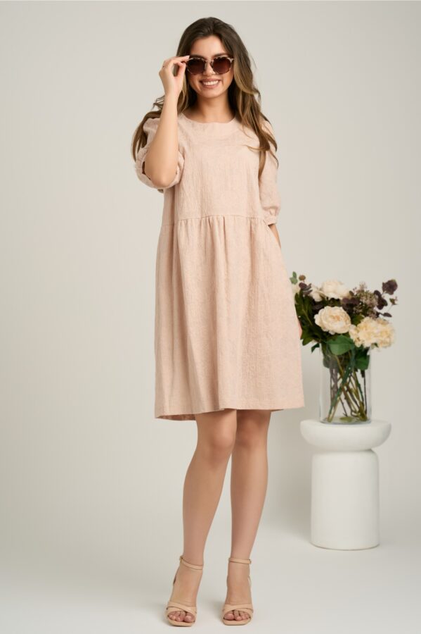 Rochie scurta bej din ghipura in clos cu motive florale