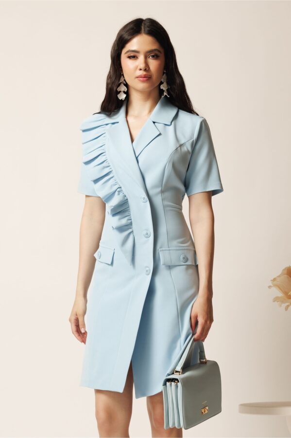 Rochie scurta bleu din stofa tip sacou cu croi cambrat si volan pe bust