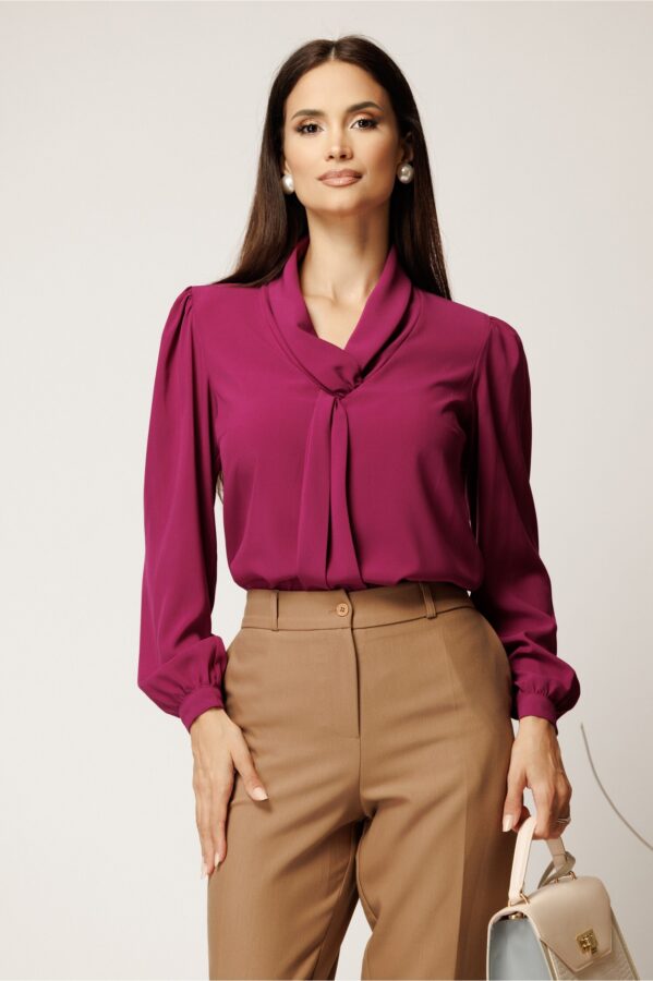 Bluza magenta din voal cu croi cambrat si guler tip esarfa