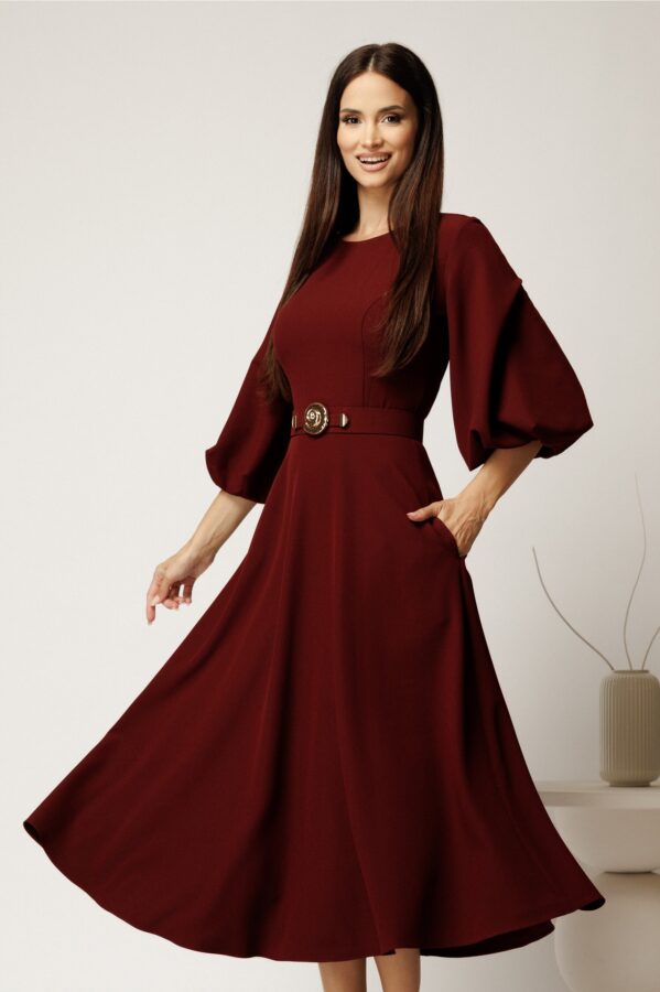 Rochie midi bordo din crep in clos cu maneci bufante si curea in talie