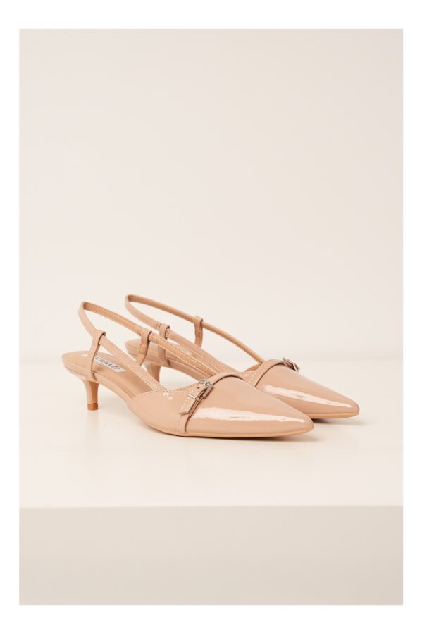 Pantofi bej din piele ecologica cu varf subtire si toc jos