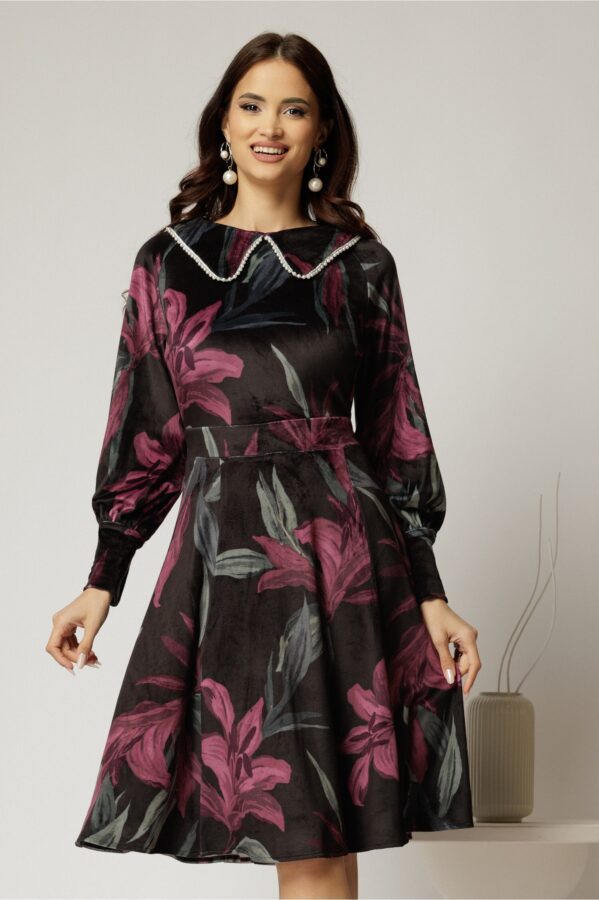 Rochie DY Fashion din catifea cu print magenta si perle la guler