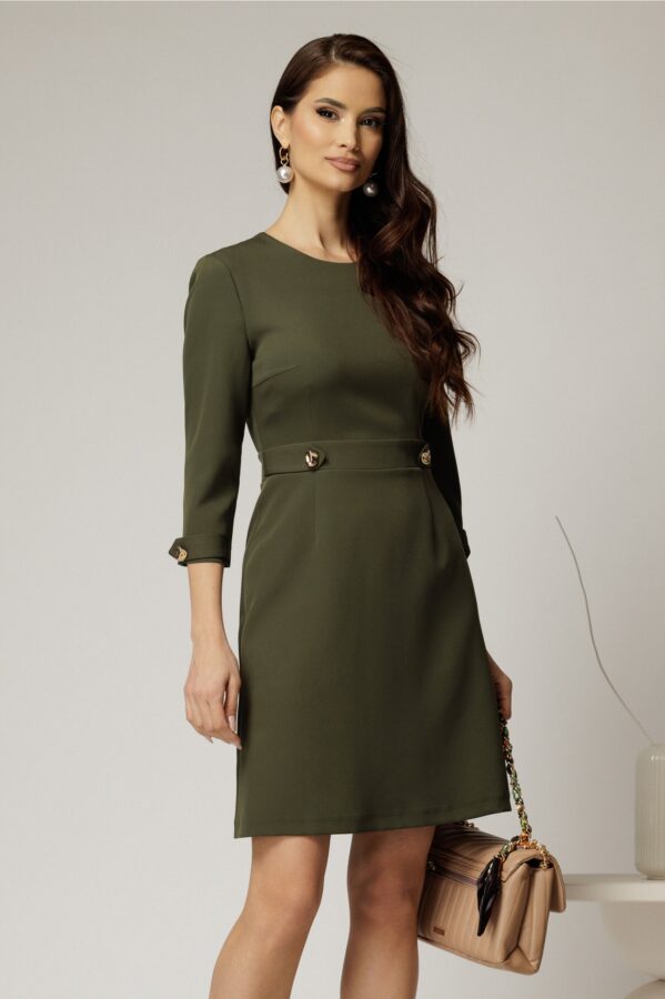 Rochie DY Fashion scurta kaki cu nasturi decorativi pe talie si maneci
