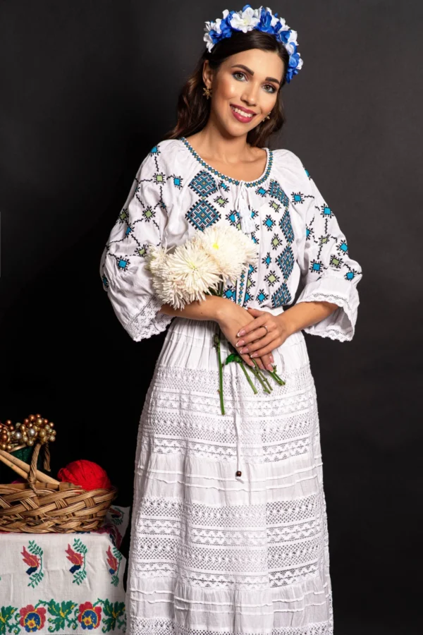 ie-dama-traditionala-aneta-din-bumbac-alb-cu-broderie-in-romb_94315.webp