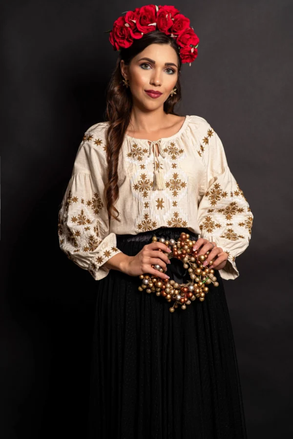 ie-traditionala-bej-din-bumbac-crizantela-cu-simbolul-stelei-brodat_94338.webp