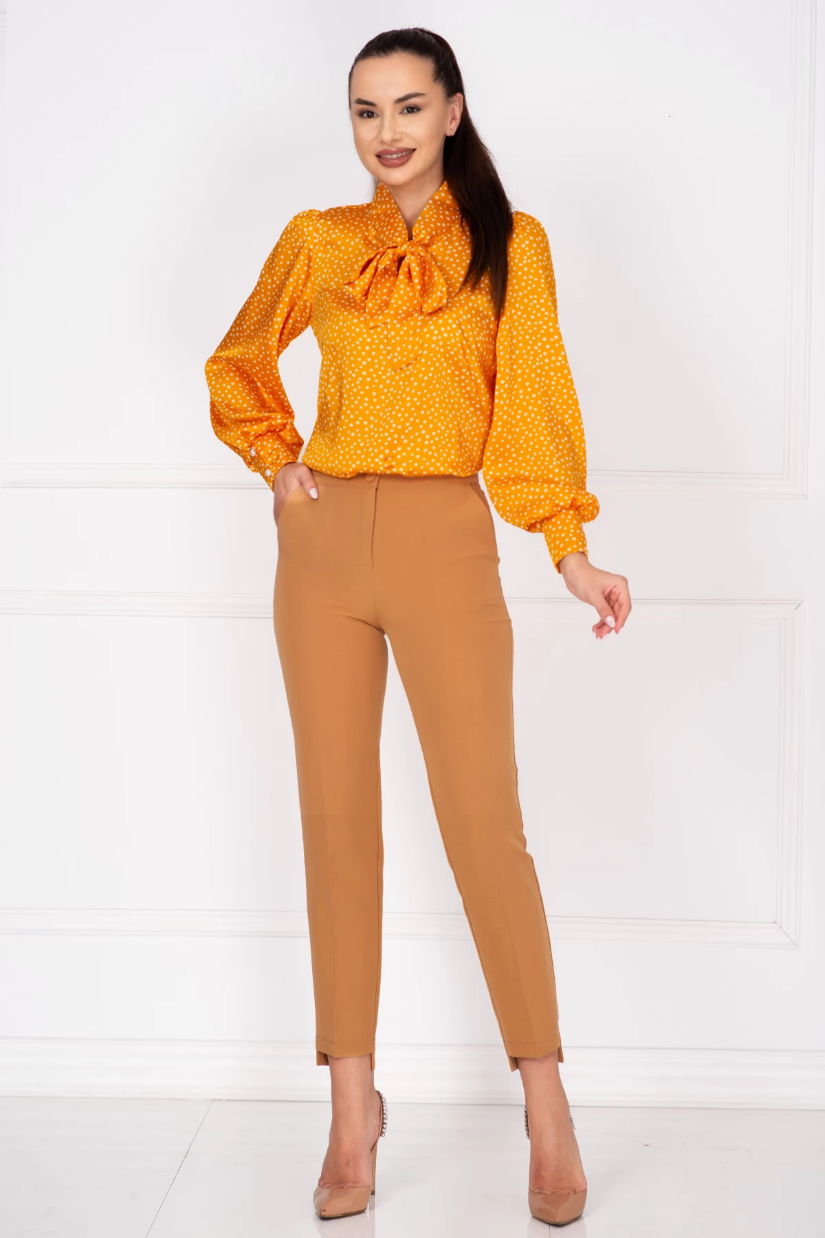 pantaloni-dama-office-bej-conici-cu-tiv-asimetric_93009.webp