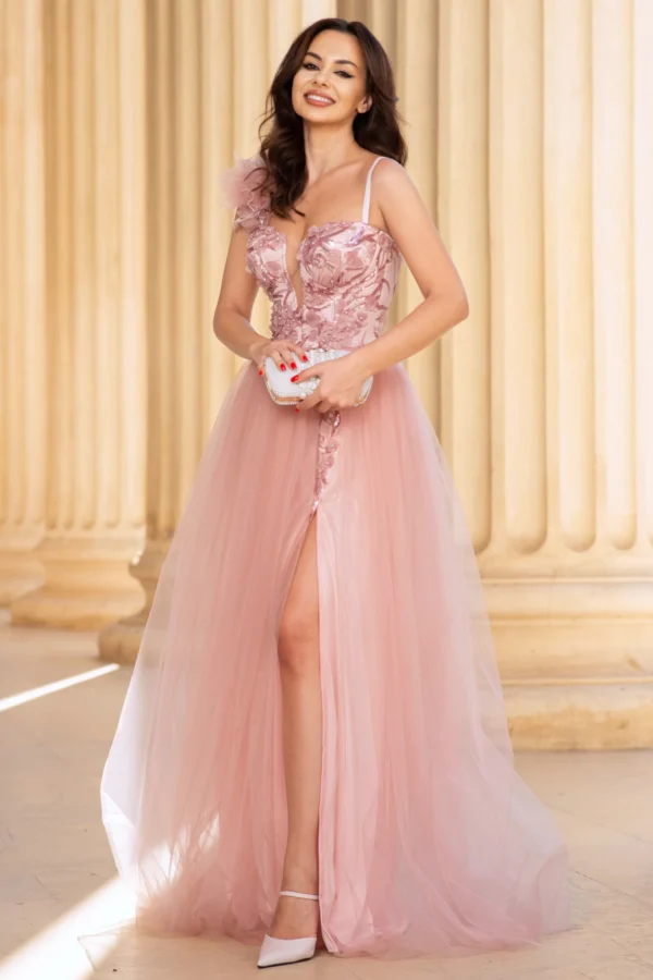 rochie-lunga-roz-palmira-cu-fusta-din-tulle-si-bust-decorat-cu-flori_92540.webp