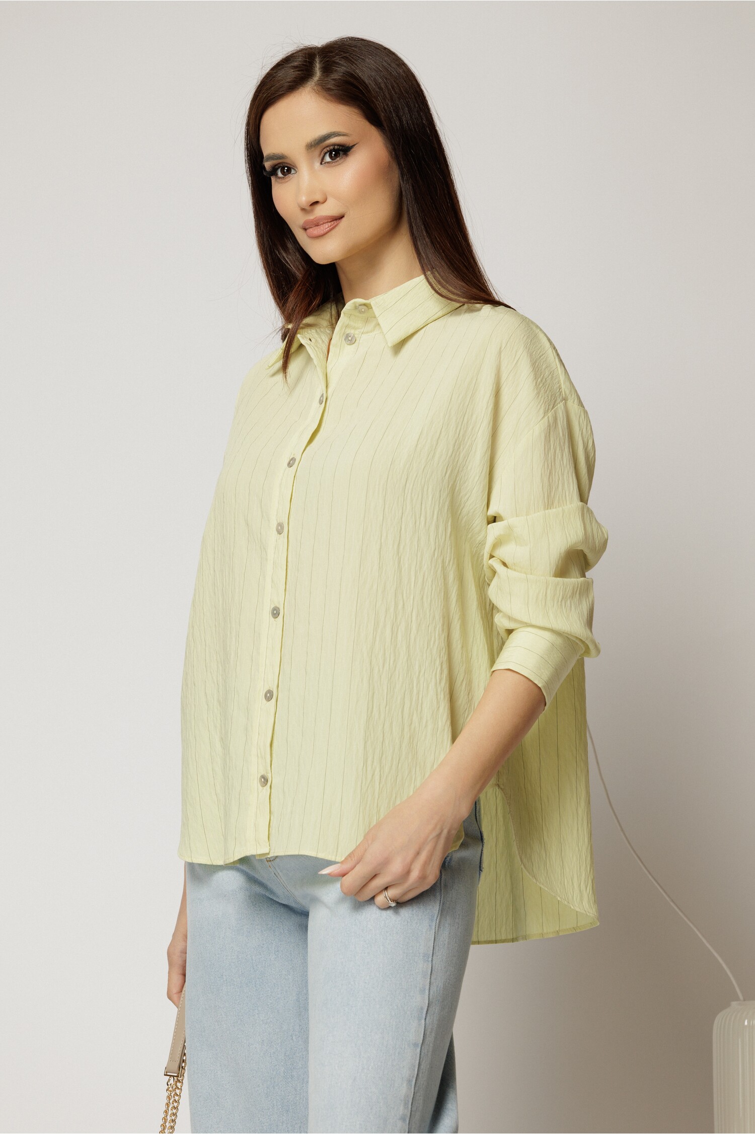 camasa-galbena-cu-dungi-cu-maneci-lungi-si-croi-oversize-1451980-1146523-4.jpeg