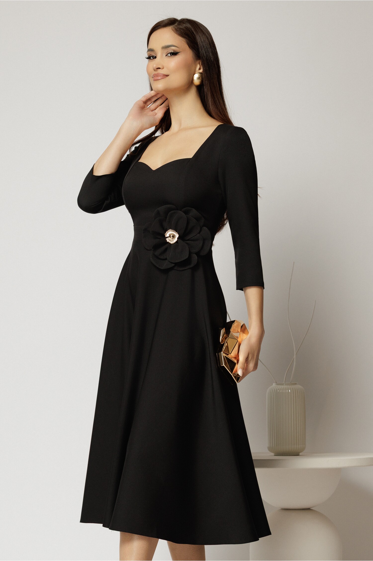 rochie-dy-fashion-neagra-de-ocazie-cu-decolteu-inima-si-detaliu-pe-talie-1450321-1145944-4.jpeg