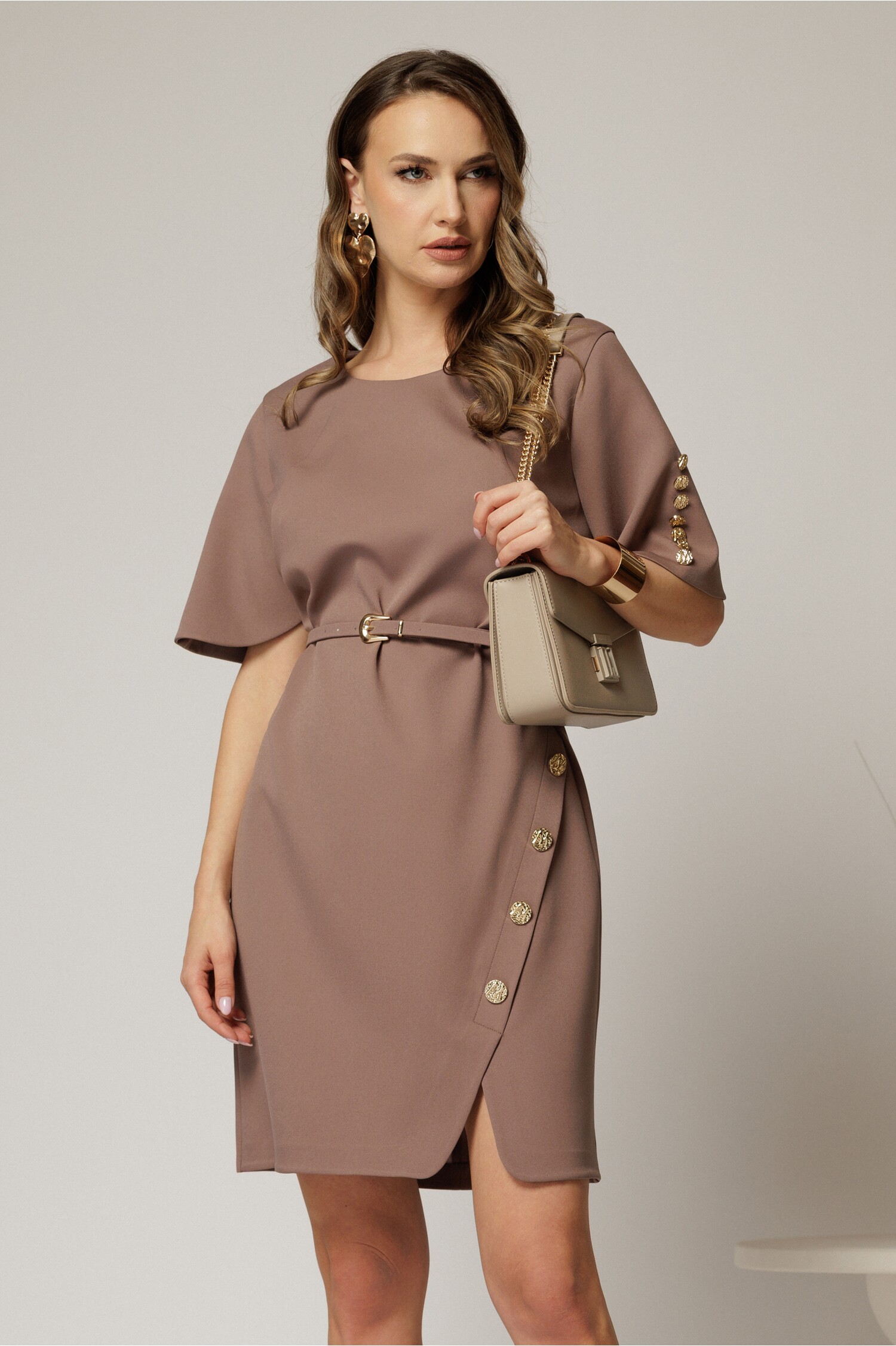 rochie-dy-fashion-scurta-maro-cu-nasturi-pe-maneci-si-fusta-1456975-1148971-4.jpeg