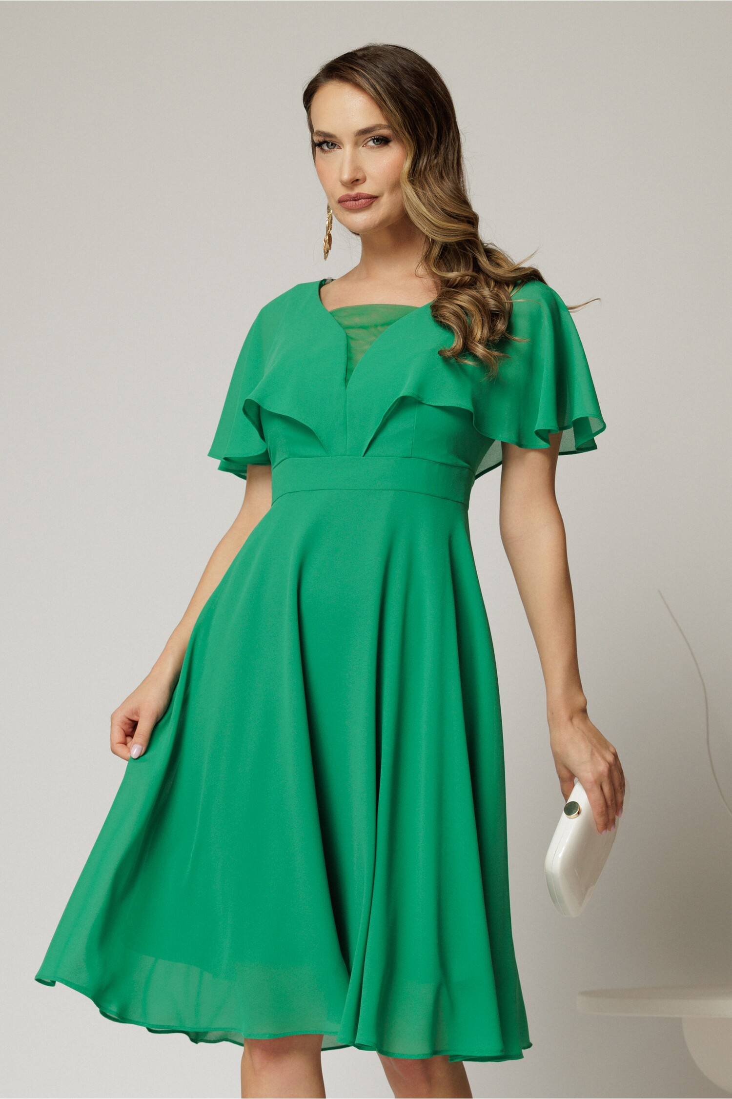 rochie-midi-din-voal-verde-cu-maneci-evazate-si-decolteu-adanc-1455427-1148662-4.jpeg
