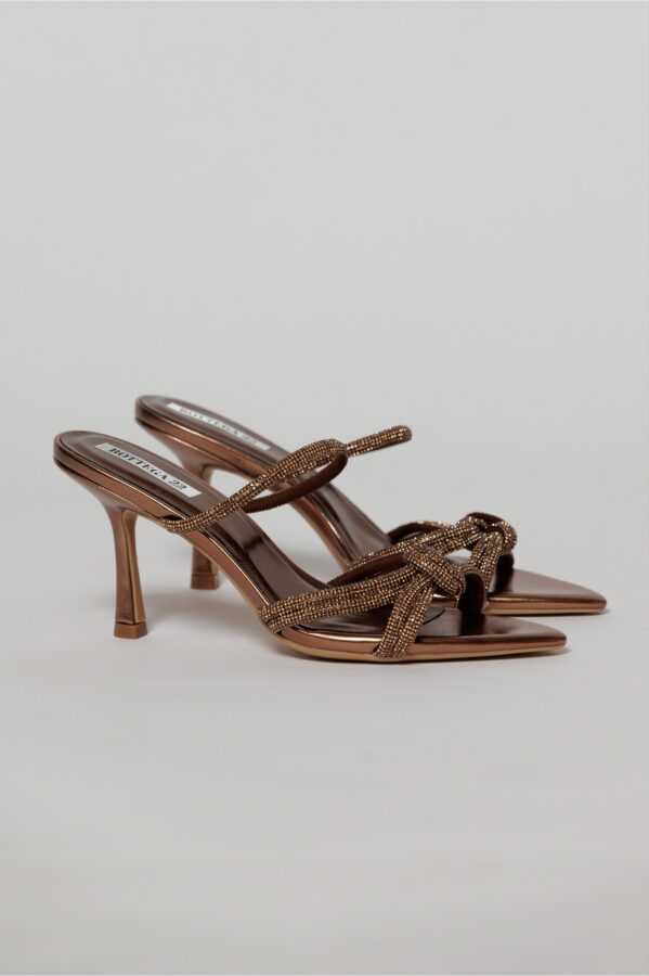 sandale-elegante-maro-cu-varf-ascutit-si-barete-cu-strasuri-1446844-1144222-4.jpeg